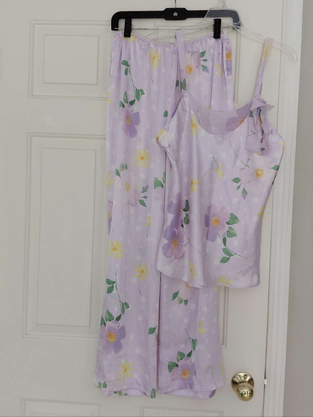 Madison & MAX Intimate Vintage Lavender Floral Silky 2 Piece Pajama Size Medium